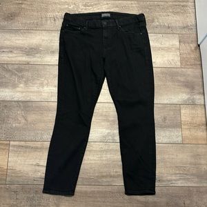 MOTHER  The Looker Crop in model spy, size 32 but run very small